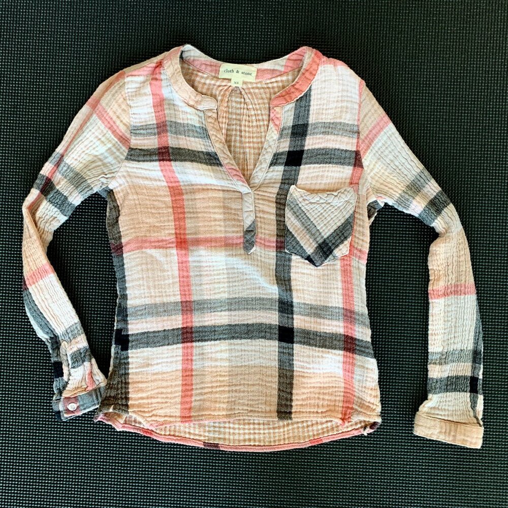 NWOT XS 100% Cotton Cloth & Stone Pink Plaid V-neck Long Sleeve Top